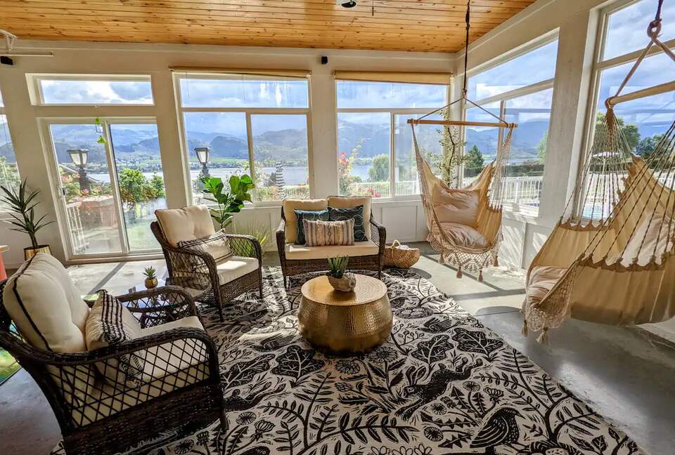 Sun room, hammock chairs