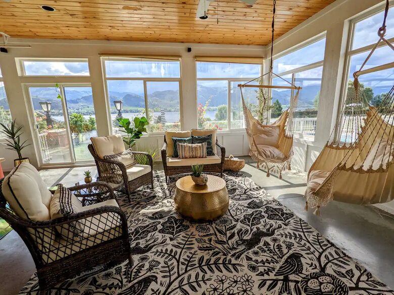 Sun room, hammock chairs
