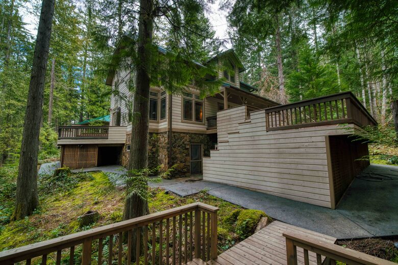 Lost Owl Lodge - Packwood, Washington