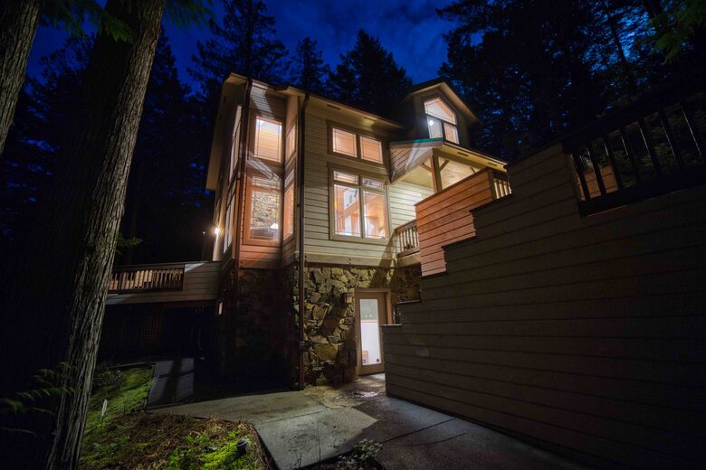 Lost Owl Lodge - Packwood, Washington