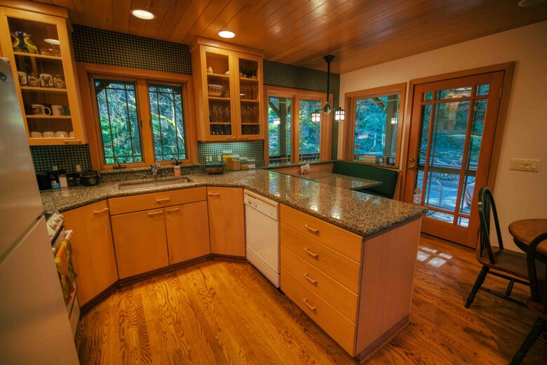 Lost Owl Lodge - Packwood, Washington