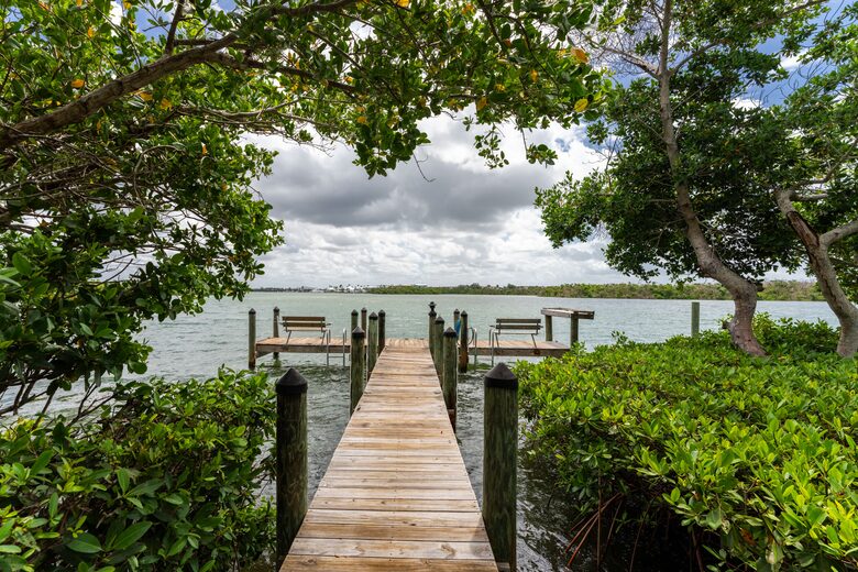 Boat Docks on Lemon Bay with Access to ICW
