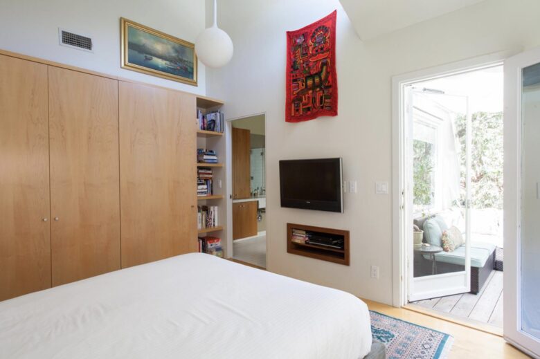 Private bedroom queen bed has on suite bathroom and private porch