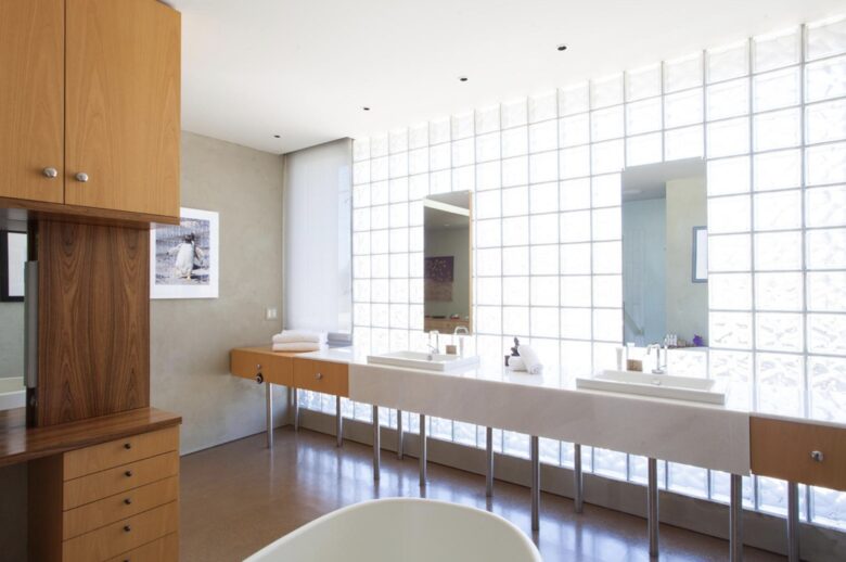 Architectural Oasis in Venice - Venice, California