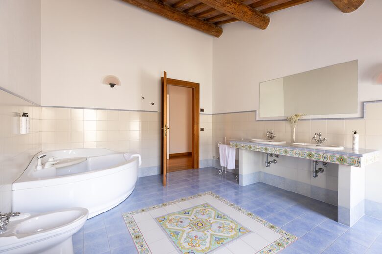 Luxury Three-Bedroom Penthouse in the Heart of Valpolicella - Mezzane di Sotto, Italy