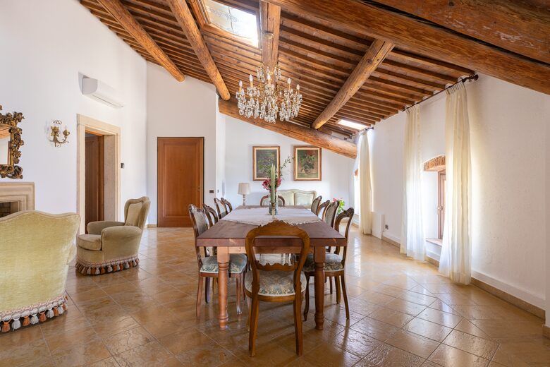 Luxury Three-Bedroom Penthouse in the Heart of Valpolicella - Mezzane di Sotto, Italy