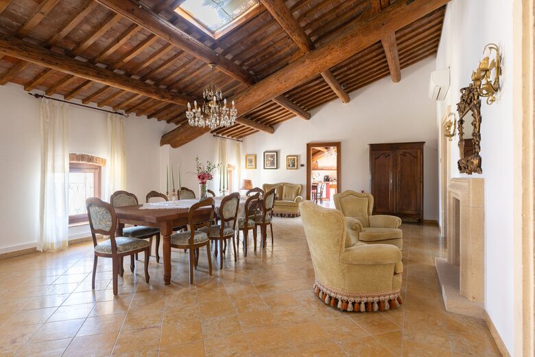 Luxury Three-Bedroom Penthouse in the Heart of Valpolicella - Mezzane di Sotto, Italy