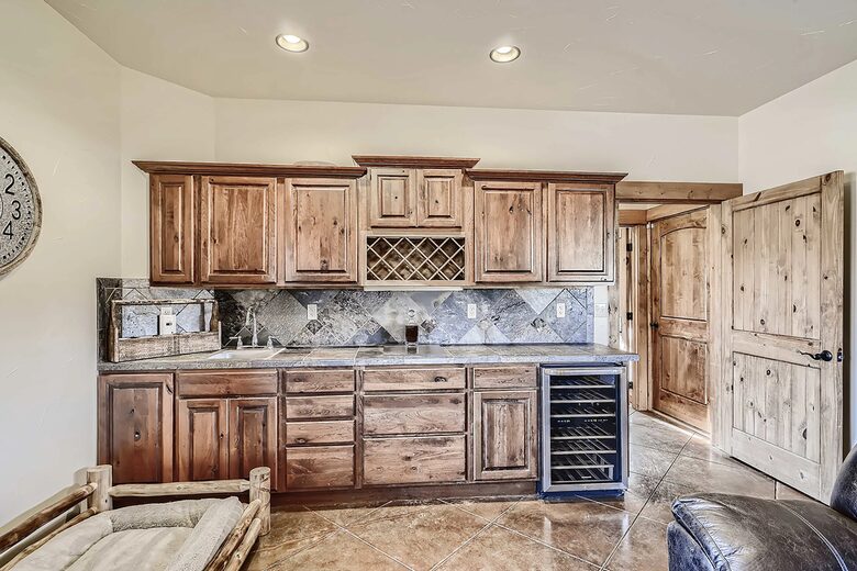 Elevated Bliss: Pikes Peak Mountain Retreat - Florissant, Colorado