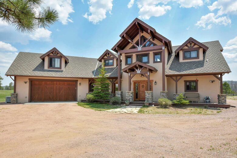 Elevated Bliss: Pikes Peak Mountain Retreat - Florissant, Colorado