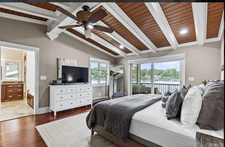 Little Acorn Luxury - Mooresville, North Carolina