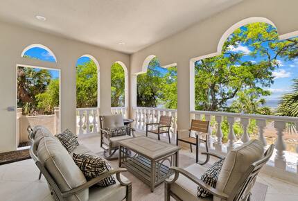 Maison Rose - Eastpoint, Florida