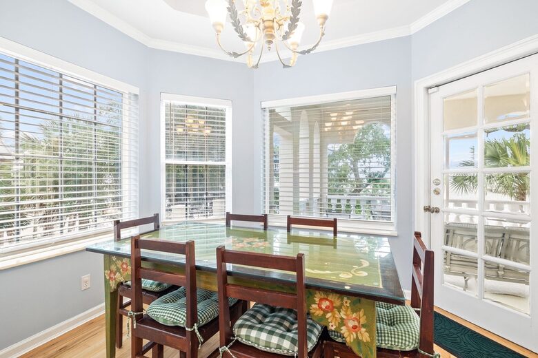 Maison Rose - Eastpoint, Florida