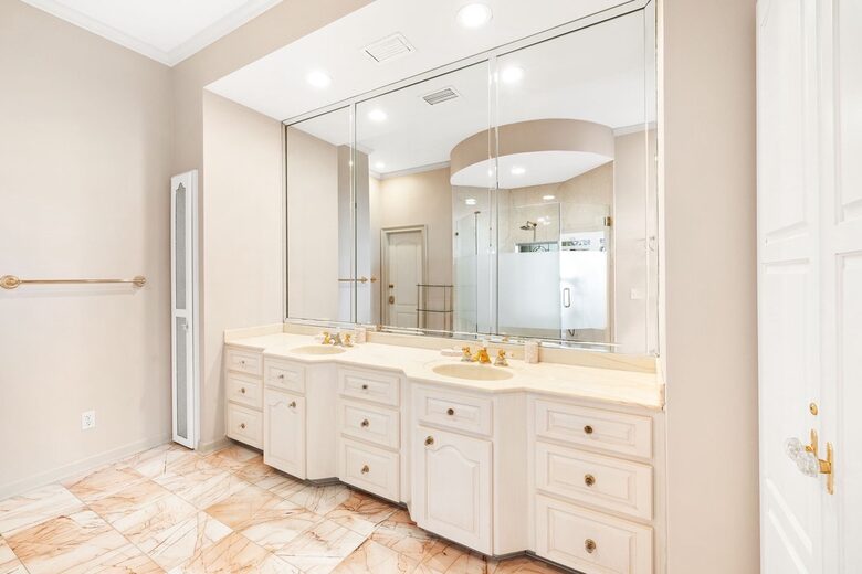 Maison Rose - Eastpoint, Florida