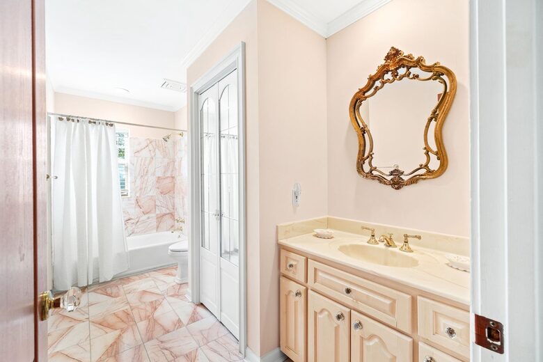 Maison Rose - Eastpoint, Florida