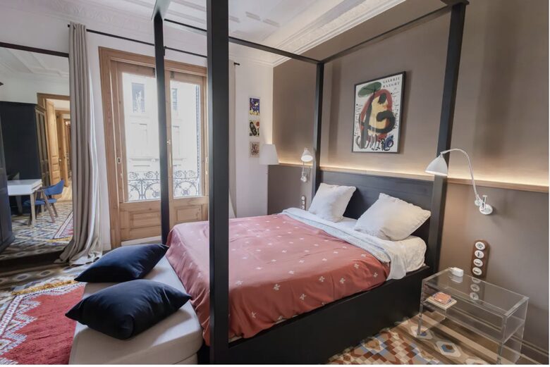 Luxury Apartment With Terrace - Barcelona, Spain