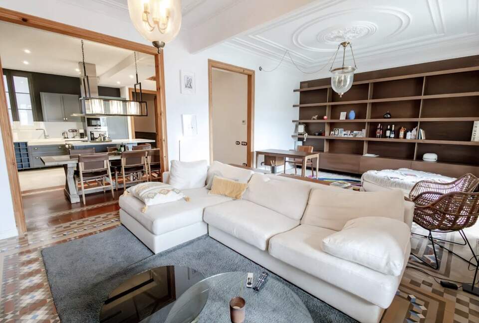 Luxury Apartment With Terrace - Barcelona, Spain