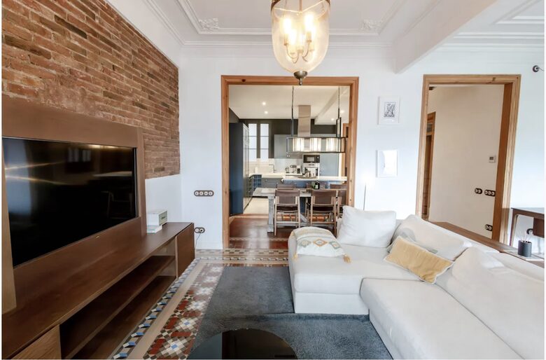 Luxury Apartment With Terrace - Barcelona, Spain