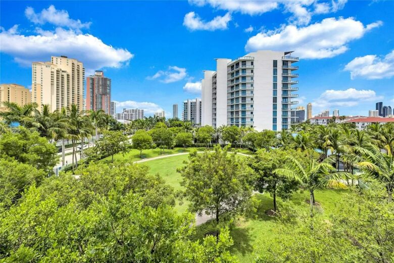 Modern Aventura Florida Apartment - Aventura, Florida