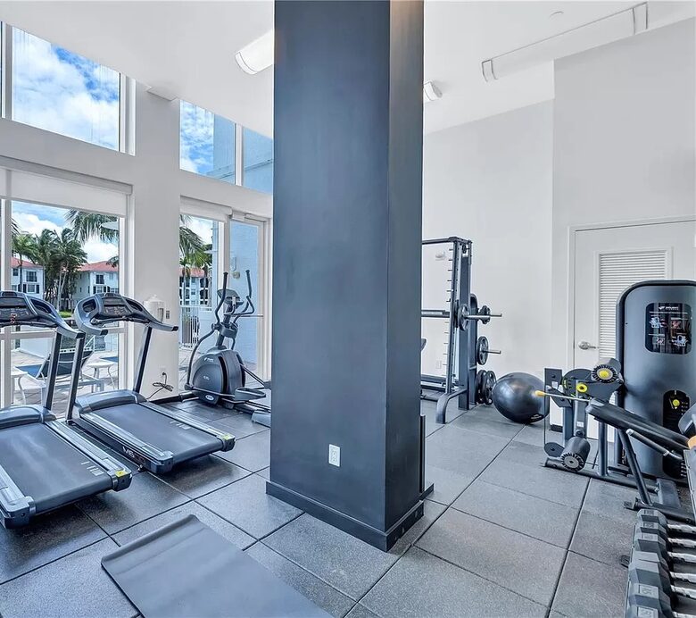 Modern Aventura Florida Apartment - Aventura, Florida