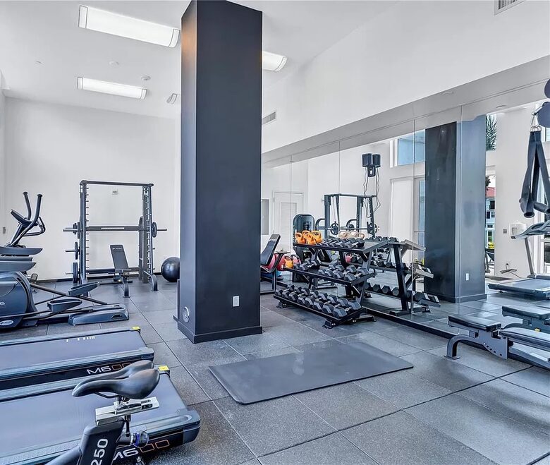 Modern Aventura Florida Apartment - Aventura, Florida