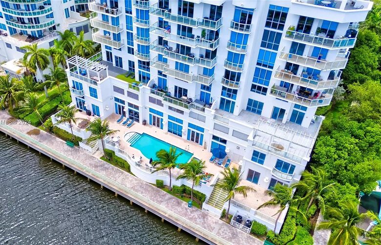 Modern Aventura Florida Apartment - Aventura, Florida