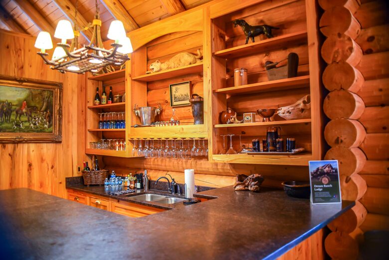 Dream Ranch Lodge & Hunting Preserve - Guntersville, Alabama