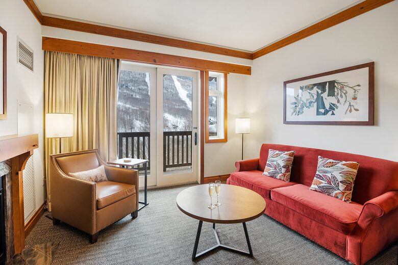 Stunning Stowe Studio | Top Floor Views, Ski In/Out - Stowe, Vermont