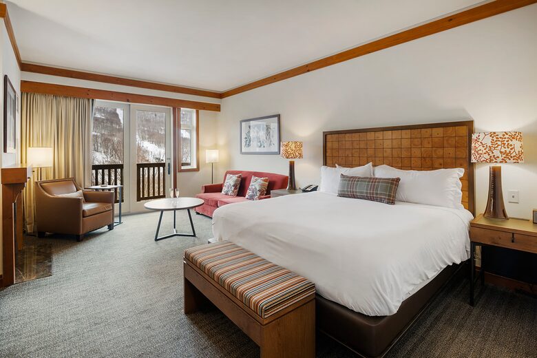Stunning Stowe Studio | Top Floor Views, Ski In/Out - Stowe, Vermont