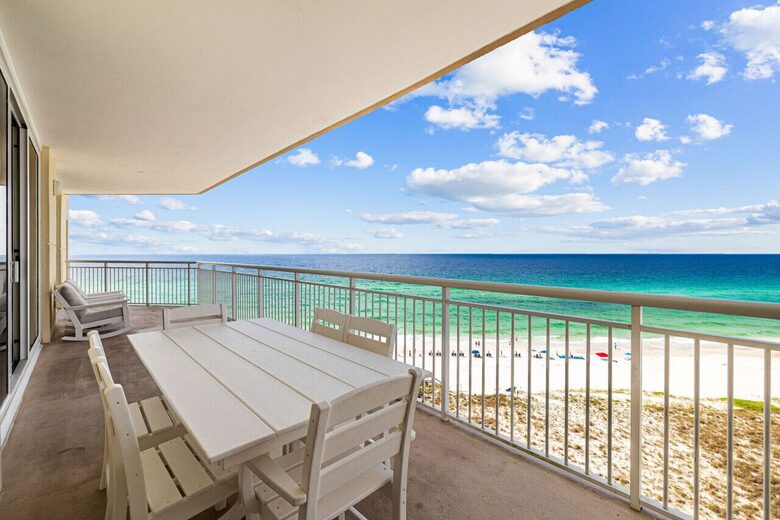 6 seats at the patio table and 4 extra chairs to accommodate