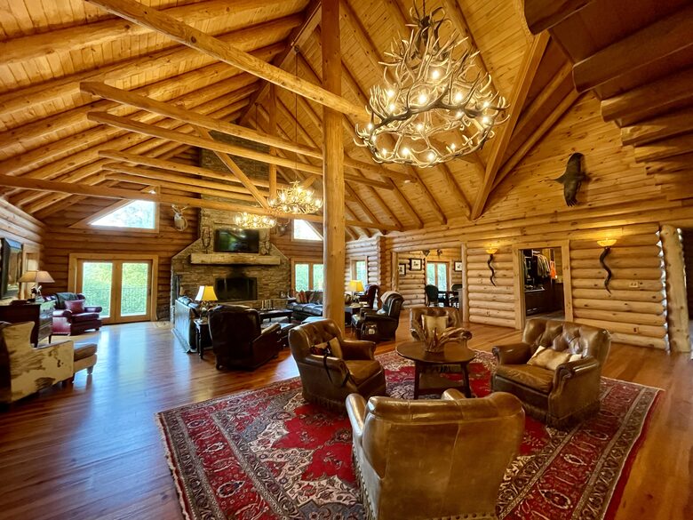 Dream Ranch Lodge & Hunting Preserve - Guntersville, Alabama