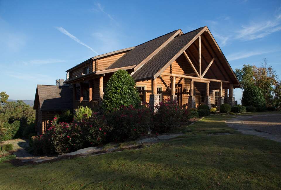 Dream Ranch Lodge & Hunting Preserve - Guntersville, Alabama