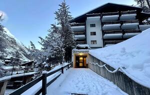 Matterhorn View Apartment - Zermatt, Switzerland