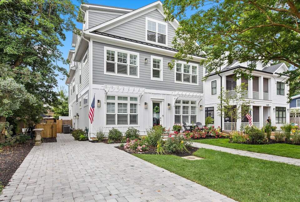 Breathtaking Dewey Beach Large Villa - Dewey Beach, Delaware