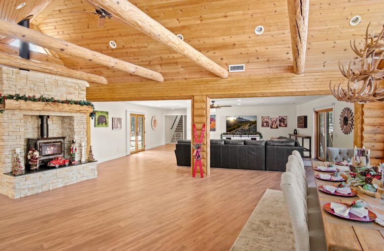 Vaulted ceilings in this main Great Room area