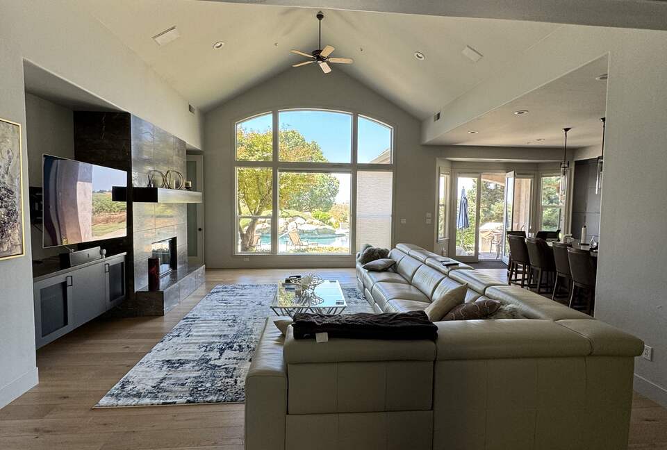 Vineyard Paradise on Working Vineyard - Elk Grove, California
