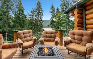 Lake Front Lodge on Lake Swift - Cougar, Washington
