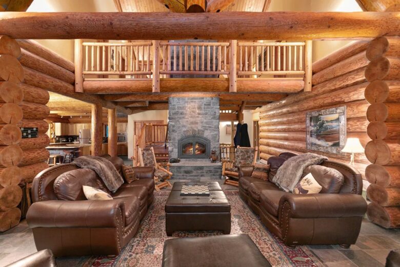 Lake Front Lodge on Lake Swift - Cougar, Washington