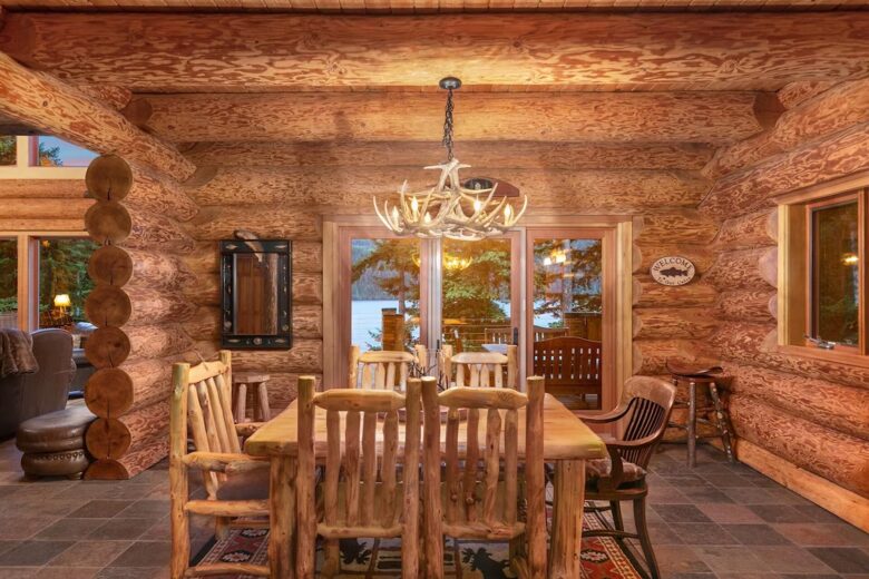 Lake Front Lodge on Lake Swift - Cougar, Washington