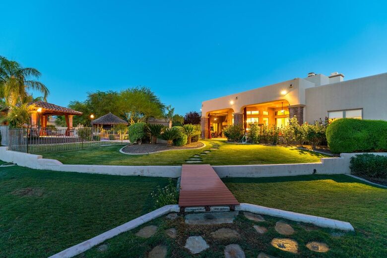 Scottsdale Tropical Oasis with Hawaiian-Style Pool - Scottsdale, Arizona