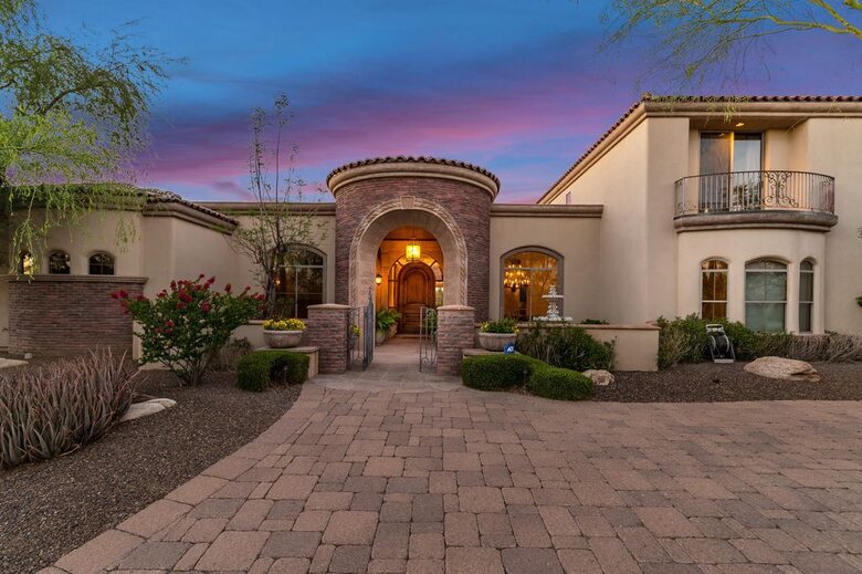 Scottsdale Tropical Oasis with Hawaiian-Style Pool - Scottsdale, Arizona
