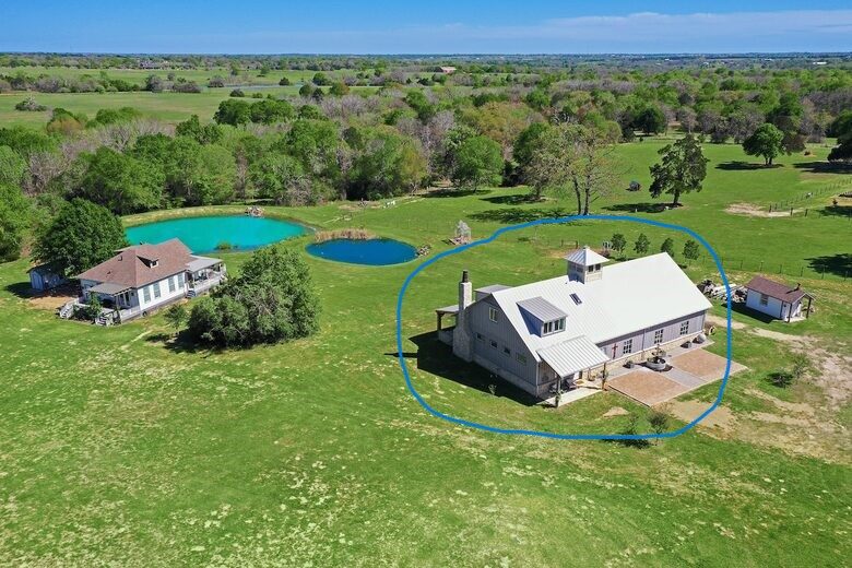 Brenham-Home/Barn | Amazing place to stay! - Brenham, Texas