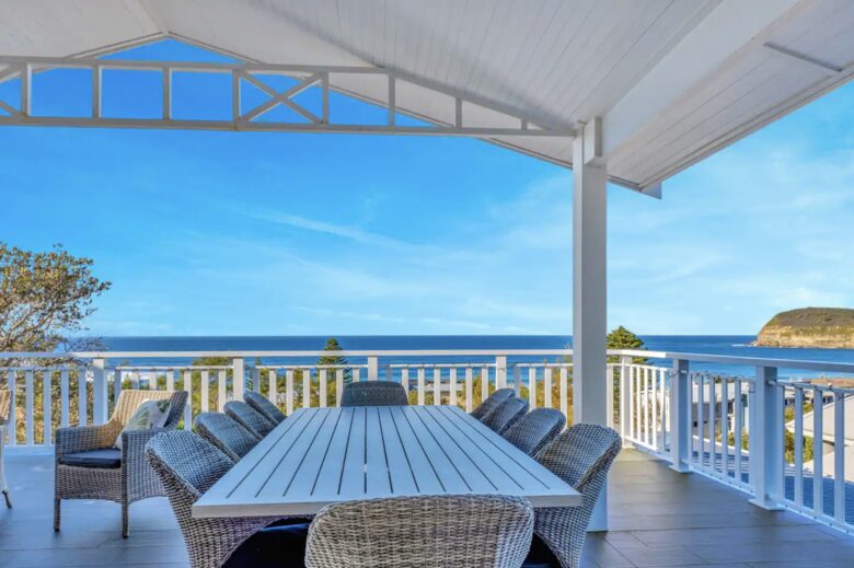 The CopaView Beach House - Copacabana, Australia