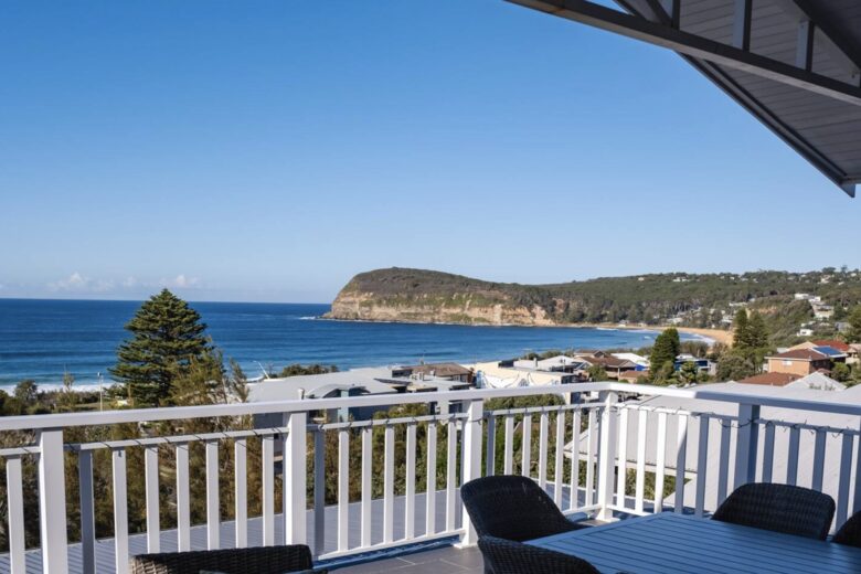 The CopaView Beach House - Copacabana, Australia