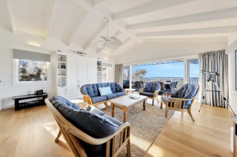 The CopaView Beach House - Copacabana, Australia