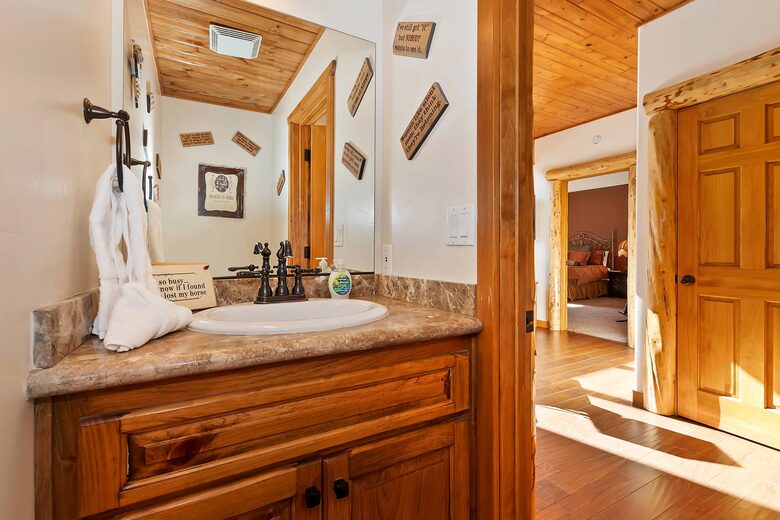 Longhorn Lodge | Spa, Close to Snow Summit, Pet Friendly - Big Bear Lake, California