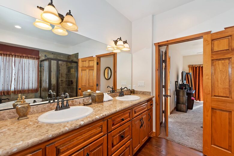Longhorn Lodge | Spa, Close to Snow Summit, Pet Friendly - Big Bear Lake, California