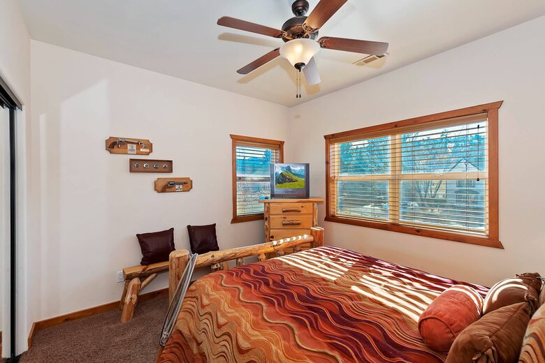 Longhorn Lodge | Spa, Close to Snow Summit, Pet Friendly - Big Bear Lake, California