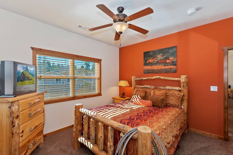 Longhorn Lodge | Spa, Close to Snow Summit, Pet Friendly - Big Bear Lake, California