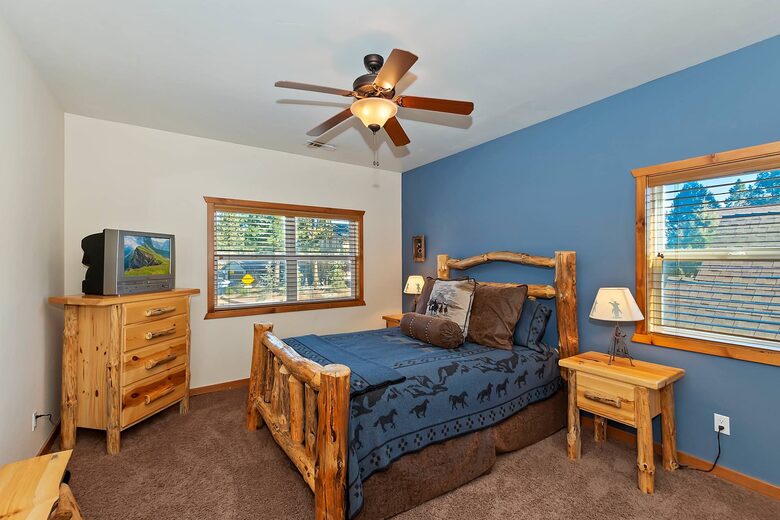 Longhorn Lodge | Spa, Close to Snow Summit, Pet Friendly - Big Bear Lake, California