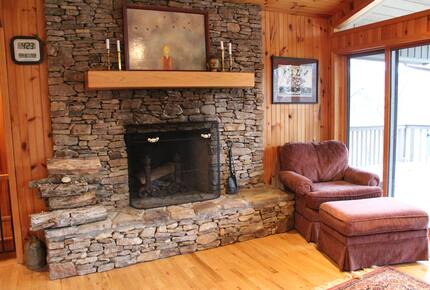 Lakefront Getaway on Fontana Lake Private with Dock Pontoon - Bryson City, North Carolina